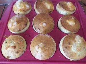 Muffins aux fanes de radis et fromage de chèvre.