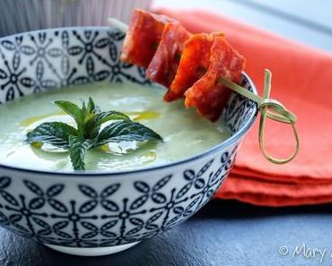 Soupe froide de courgettes au fromage frais et à la menthe