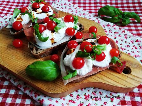 Brushetta à la burrata, tomates Tomberry, jambon cru et basilic - Dans la cuisine d'Hilary