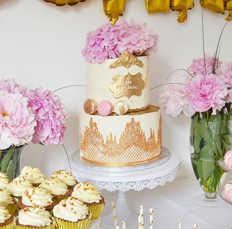 Mini Wedding Cake Chic Doré, blanc et rose 