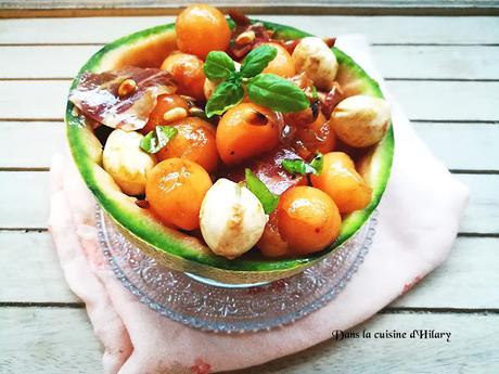 Salade gourmande de melon, cabezada embuchada, mozzarella, pignons et basilic - Dans la cuisine d'Hilary