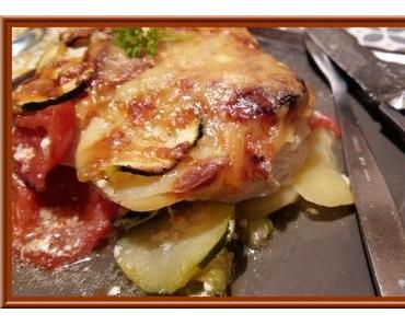 Gratin de courgettes , tomates et pommes de terre au poulet