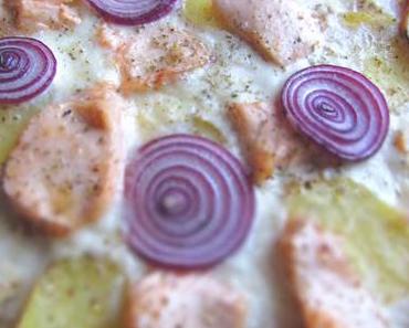 Pizza blanche au saumon frais.