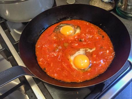 Huevos pas vraiment rancheros – Œufs à la salsa