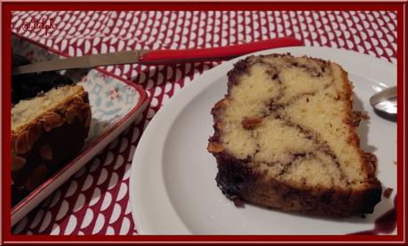 Cake à la Vanille, au coulis de Myrtilles et Amandes