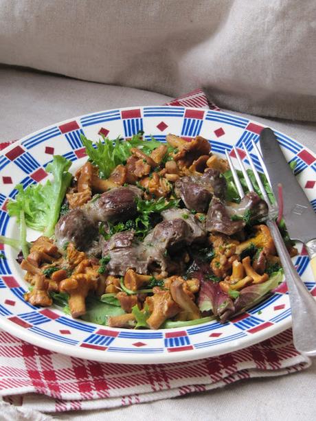 Salade de girolles aux gésiers confits