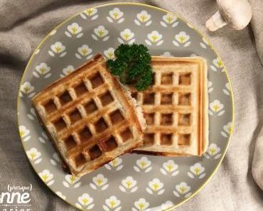 Gaufres feuilletées au vieux gouda et aux champignons