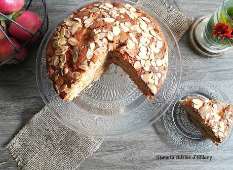 Gâteau au yaourt d'automne aux pommes, amandes effilées et cannelle - Dans la cuisine d'Hilary