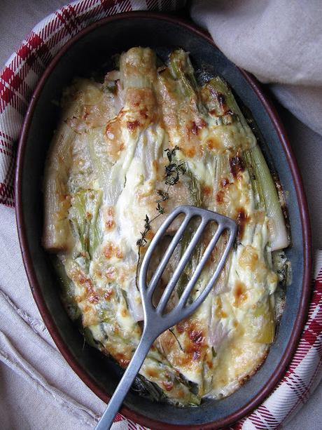 Gratin de poireaux au thym et au parmesan