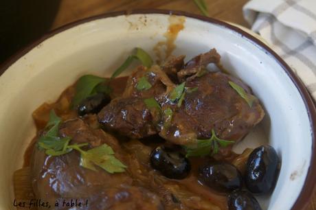 Joues de porc à l’Irouléguy, fenouil et olives