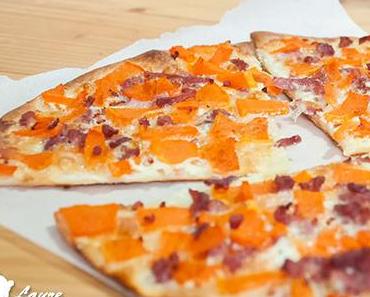 Pizza blanche à la courge muscade et au bacon