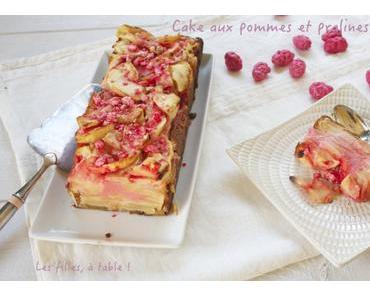 Cake aux pommes et pralines pour Octobre rose