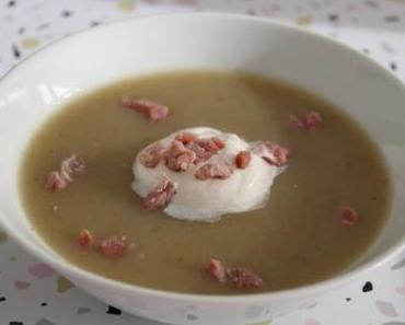 Velouté d'endives et sa crème au lard fumé