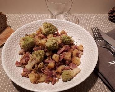 Poêlée de pommes de terre, Chou Romanesco et poitrine fumée.