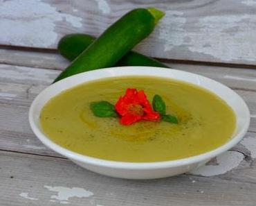 Velouté froid de courgettes au basilic