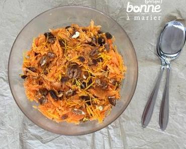 Salade sucrée salée de carottes aux noix et raisins secs