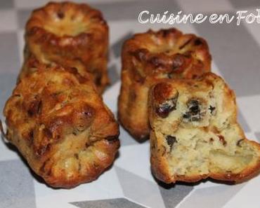 Cannelés au roquefort, noix et coing