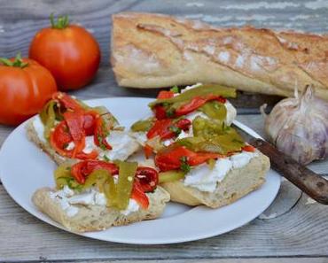 Tartines de poivrons et chèvre frais