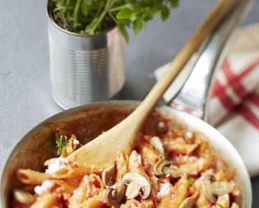 PENNE À LA TOMATE, CHAMPIGNONS ET RICOTTA