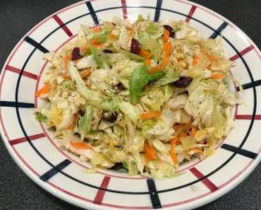 Salade grecque ? – Chou pointu, carotte et olives