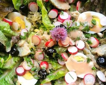 Salade aux artichauts, oeufs et radis